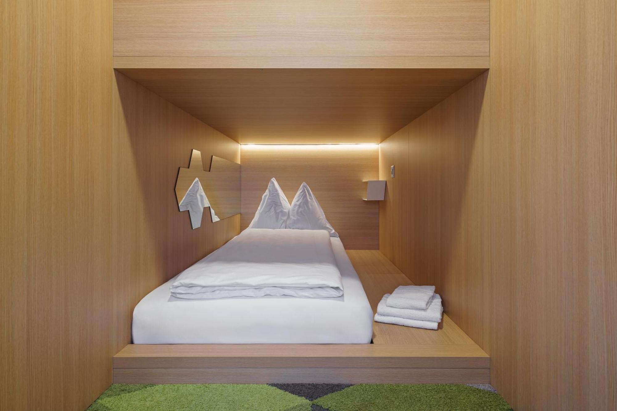The Lab Capsule Hotel ทูน ภายนอก รูปภาพ